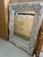 Зеркало настенное в резной серебряной раме Catalina — изображение 3