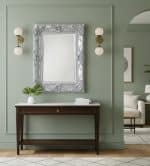 Зеркало настенное в резной серебряной раме Catalina