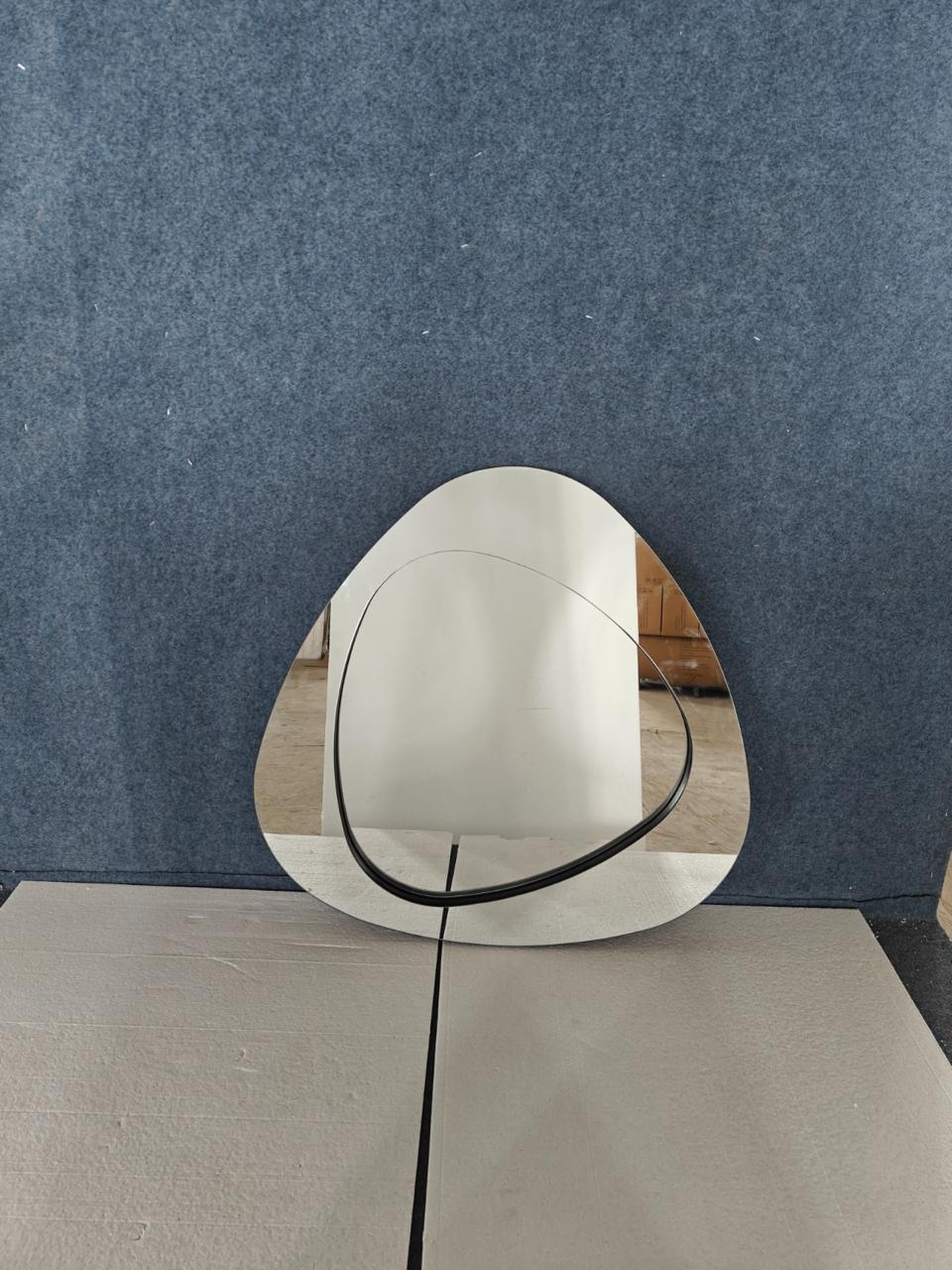 011474d8-1591-494c-a96d-5184b514dcd2 Дизайнерское настенное зеркало Double Triangle — изображение 2